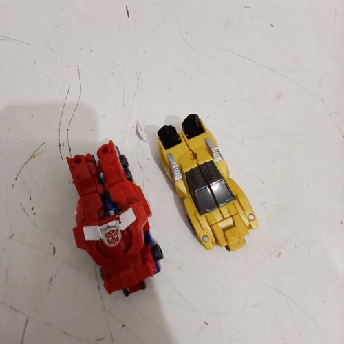 MULTIFUNCTIONAL TRANSFORMERS CRASH & COMBINE BUMBLEBEE AND OPTIMUS PRIME TOY ACTION FIGURES SET - RED/YELLOW - (MODEL: G1765) image 2