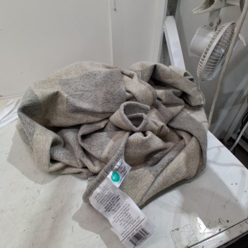 CHALET DECOR WOVEN THROW BLANKET - 60" X 70" - GREY/BEIGE (MODEL : 1901560) image 2