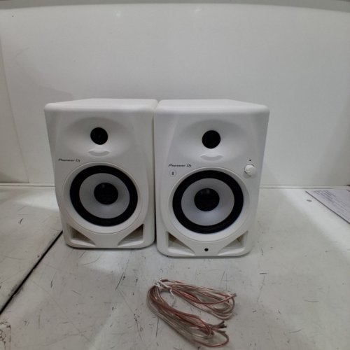 PIONEER DJ ACTIVE DESKTOP SPEAKERS WITH 5" WOOFER AND BLUETOOTH - WHITE (MODEL: DM-50D-BT-W) image 4
