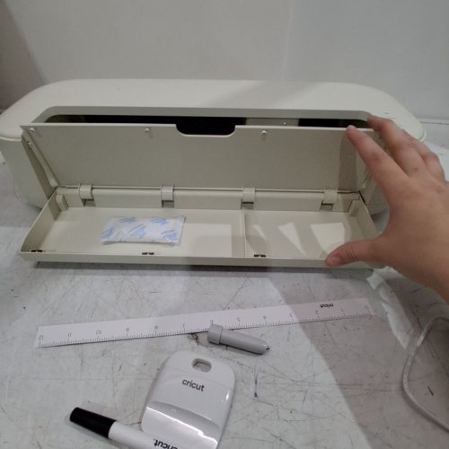CRICUT EXPLORE 5 CUTTING MACHINE - BEIGE (MODEL: CXPL204C) image 8