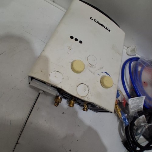 CAMPLUX OUTDOOR PORTABLE TANKLESS GAS WATER HEATER WITH WATER PUMP - 5L, 1.32 GPM - WHITE (MODEL: AY132P43) image 3