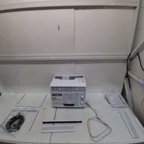 GE APPLIANCES ELECTRONIC WINDOW AIR CONDITIONER - 5,000 BTU - 150SQ.FT - WHITE (MODEL: AWAS05BWFC) image 3