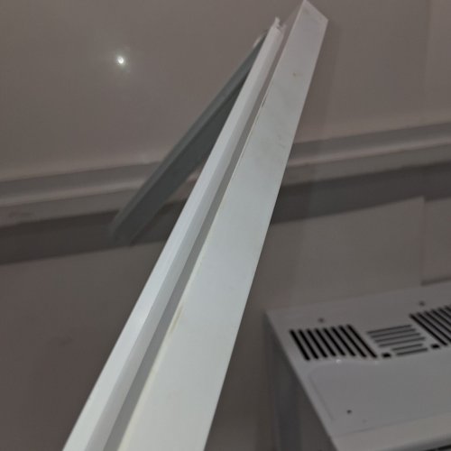 GE APPLIANCES ELECTRONIC WINDOW AIR CONDITIONER - 5,000 BTU - 150SQ.FT - WHITE (MODEL: AWAS05BWFC) image 4