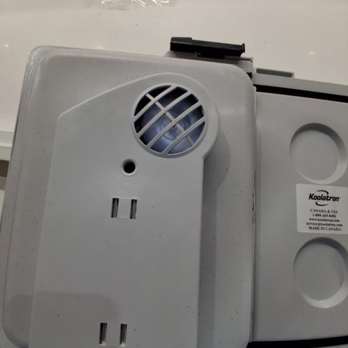 KOOLATRON WHEELED 12V ELECTRIC COOLER/WARMER, 31L - GREY image 2