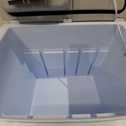 KOOLATRON WHEELED 12V ELECTRIC COOLER/WARMER, 31L - GREY image 6