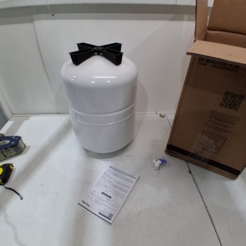 APEC WATER SYSTEMS RESIDENTIAL PRE-PRESSURIZED STORAGE TANKS - 5.5GAL - WHITE (MODEL: T55M) image 3