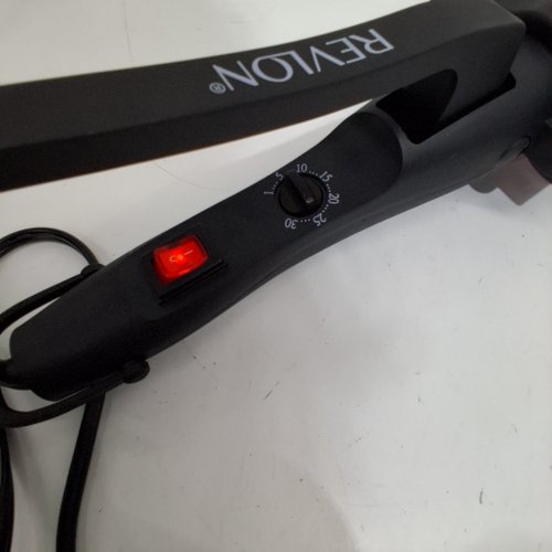 REVLON 3 BARREL JUMBO HAIR WAVER - BLACK/PINK (MODEL: RVIR3056F) image 2