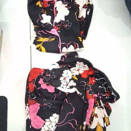 2PC WOMEN’S ROOM SERVICE SHAWL COLLARED PAJAMA SET - LARGE - BLACK FLORAL (STYLE: 1932322) image 2