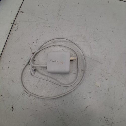 BELKIN BOOSTCHARGE 24W WALL CHARGER AND USB TO TYPE C CORD- WHITE image 3