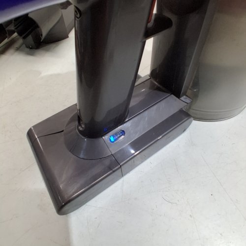 DYSON V8 RECHARGABLE HANDHELD STICK VACCUM - GREY/PURPLE (MODEL: SV25) image 2