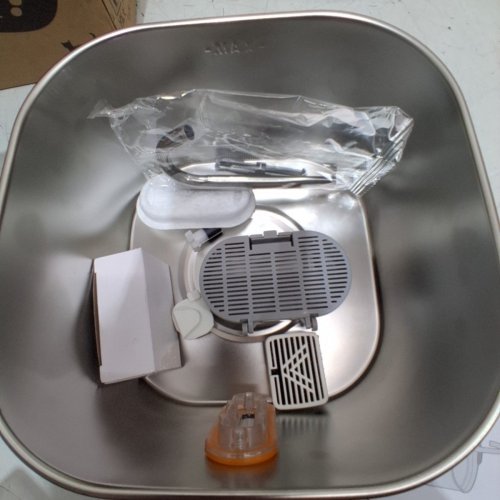 STAINLESS STEEL PET WATER FOUNTAIN - 2.2L - SILVER image 4