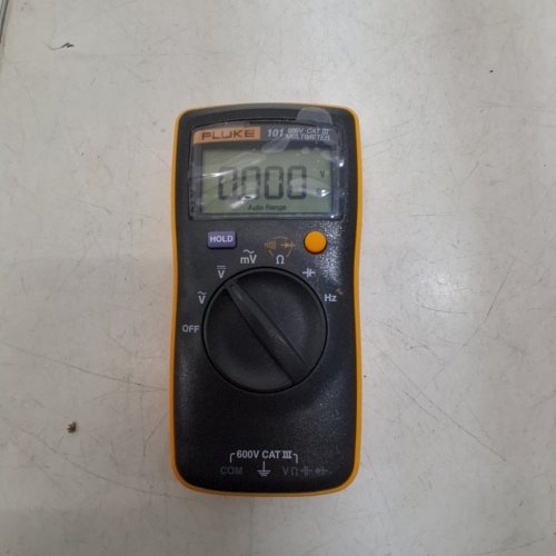 FLUKE CAT III CURRENT HANDHELD DIGITAL MULTIMETER - 600V AC/DC (MODEL: 107) image 2