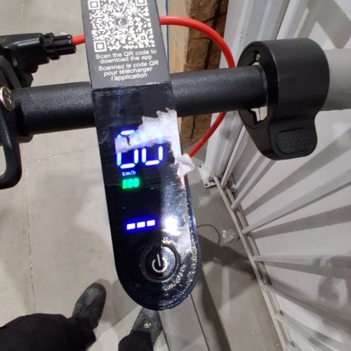 GYROCOPTERS ELECTRIC SCOOTER FOR ADULTS & TEENS WITH APP - 350W - 30KM RANGE - BLACK (MODEL: J30) image 2