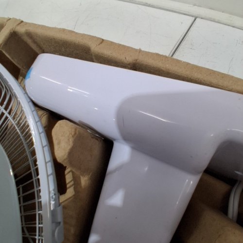 BLACK+DECKER WALL FAN WITH 3 SPEED TILT - 16" - WHITE (MODEL: BFWL16R) image 4