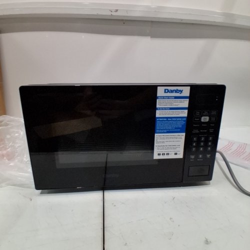 DANBY COUNTERTOP MICROWAVE - 0.7 CU.FT - 7000W - BLACK (MODEL: DBMW0721BBB) image 3