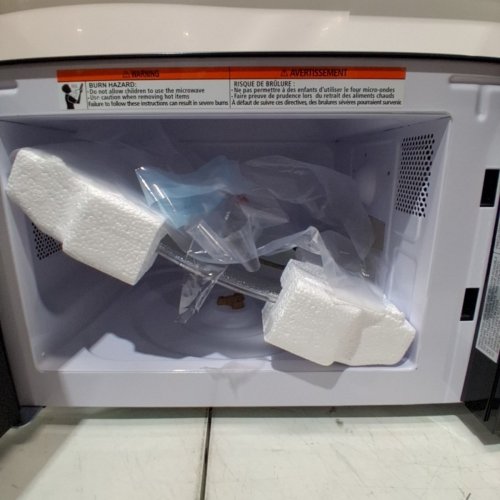 DANBY COUNTERTOP MICROWAVE - 0.7 CU.FT - 7000W - BLACK (MODEL: DBMW0721BBB) image 4
