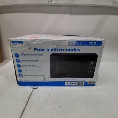 DANBY COUNTERTOP MICROWAVE - 0.7 CU.FT - 7000W - BLACK (MODEL: DBMW0721BBB) image 7