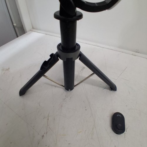 VIVITAR 2-IN-1 SELFIE STICK / TRIPOD WITH QUAD LED LIGHTS - BLACK (MODEL: VIVTR2L36-NOC) image 3