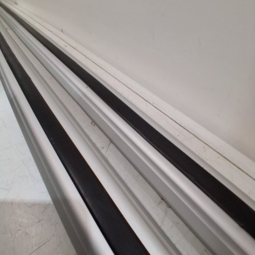 AMAZON BASICS CROSS RAIL ROOF RACK, SPANS BETWEEN RAISED SIDE RAILS WITH GAP - 56" - SILVER BLACK image 4