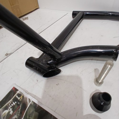 SADDLEBAG GUARD CRASH BAR WITH BALL - FOR HARLEY ROAD / STREET GLIDE 2014-24 - BLACK image 4