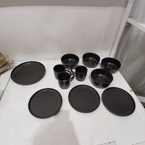 11PC KEVOLI DINNERWARE SET - BLACK image 3