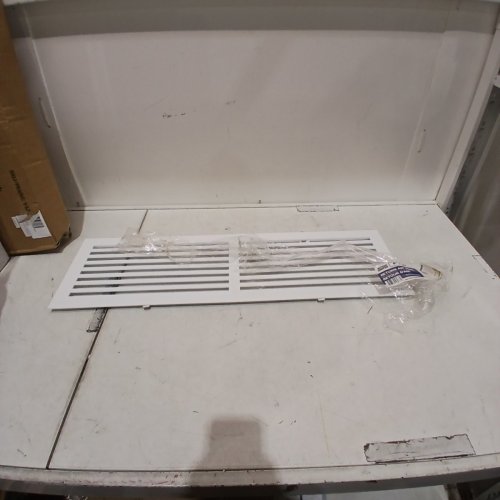 INTEGRATES AIR RETURN GRILL, VENT COVER, 30" X 8" - WHITE image 2
