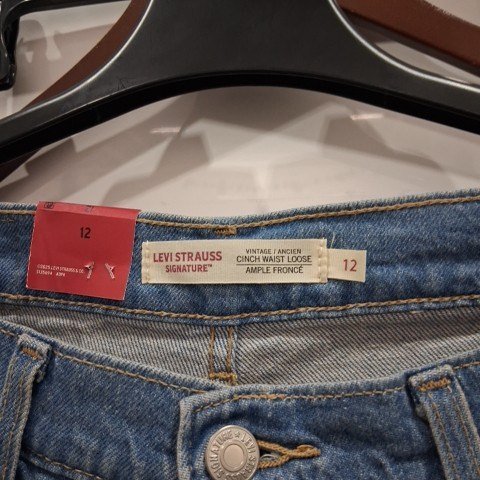 WOMEN'S LEVI STRAUSS SIGNATURE VINTAGE CINCHED WAIST LOOSE JEANS - SIZE 12 - BLUE image 2