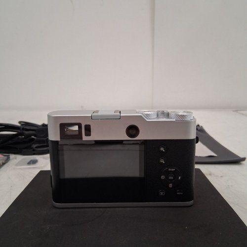 DUAL LENS AUTOFOCUS DIGITAL CAMERA - 5K ULTRA HD - 48MP - 2.8" DISPLAY SCREEN - BLACK/SILVER (MODEL: DC203) image 4