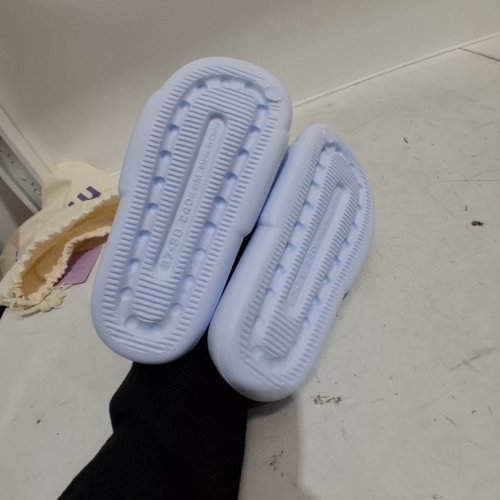 UNISEX MELLOW FLUFFY AND SOFT SANDALS - SIZE 37-38 - SKY BLUE image 4