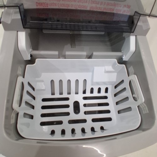 FRIGIDAIRE ICE MAKER - 26 LBS, 115 V - STAINLESS STEEL (MODEL: EFIC131-SS-SC-EP) image 9