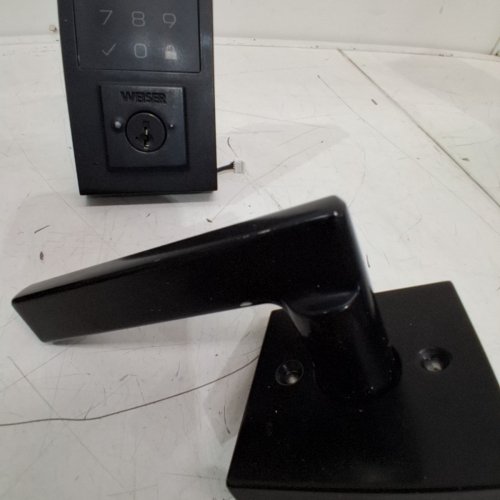 WEISER SMARTCODE TOUCHPAD ELECTRONIC CONTEMPORARY DEADBOLT & HANDLESET COMBO PACK WITH SMARTKEY SECURITY - MATTE BLACK (MODEL: 1704140/GED9720-CNT-514) image 5