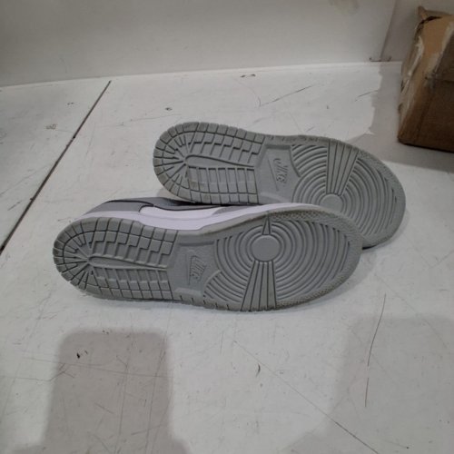 KID'S NIKE DUNK LOW - SIZE 3Y - GREY WOLF (STYLE : FB9108-123) image 4