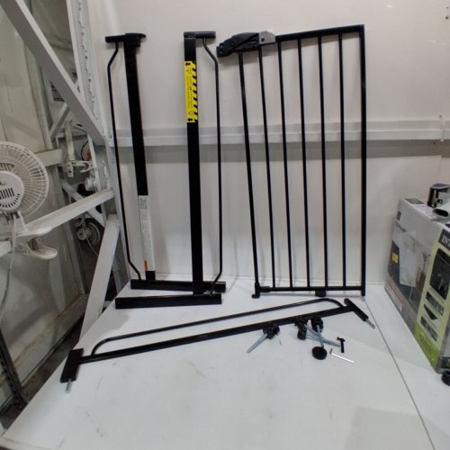REGALO EASY STEP EXTRA WIDE METAL SAFETY GATE - 30" X 29" - 49" - BLACK (MODEL: 1164EB) image 2