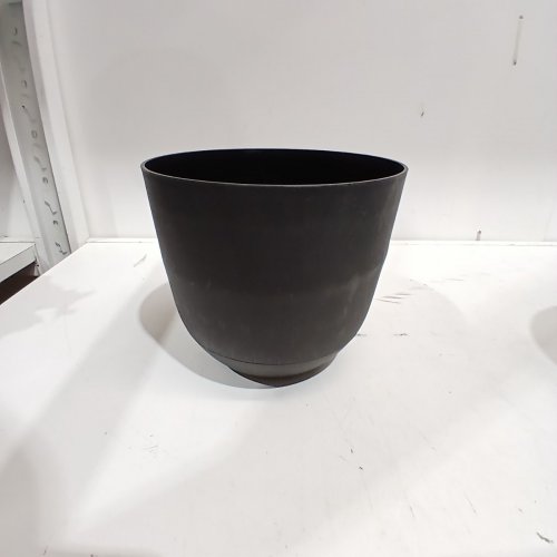 ROOM ESSENTIALS INDOOR/OUTDOOR SELF WATERING PLASTIC PLANTER POT - 8" - BLACK image 2