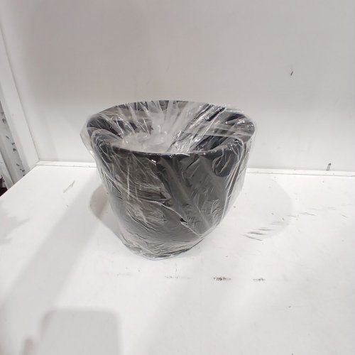 ROOM ESSENTIALS INDOOR/OUTDOOR SELF WATERING PLASTIC PLANTER POT - 8" - BLACK image 4