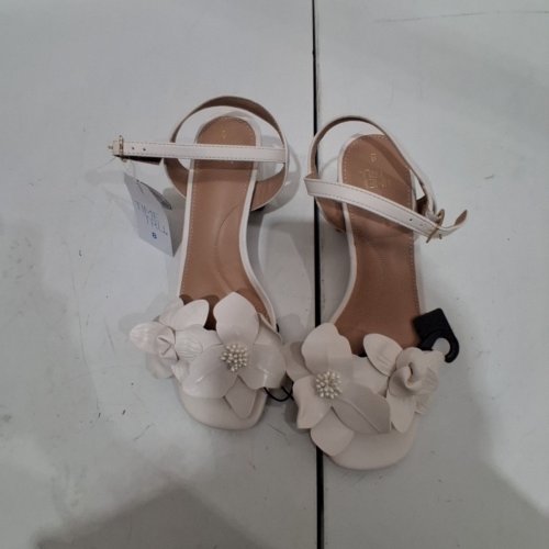 WOMEN'S TIME AND TRU FLORAL ANKLE-STRAP HEELS- SIZE 8 - WHITE (STYLE: 21MARSDENM26) image 2