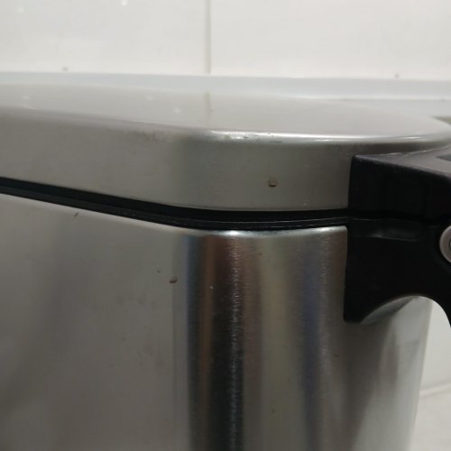 SIMPLEHUMAN LARGE PET FOOD STORAGE CAN FINGERPRINT PROOF - UP TO 32LB - BRUSHED STAINLESS STEEL - (MODEL: CW1886) image 3