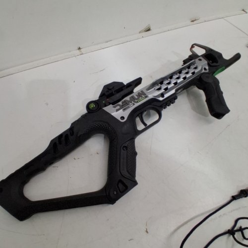 BARNETT DEMUN TRI-STRIKE AMBIDEXTROUS MINI CROSSBOW 3-SHOT MAGAZINE & PRECISION SIGHTS - 180FPS - 50LB DRAW - BLACK/GREEN (MODEL:‎ BAR50013) image 3