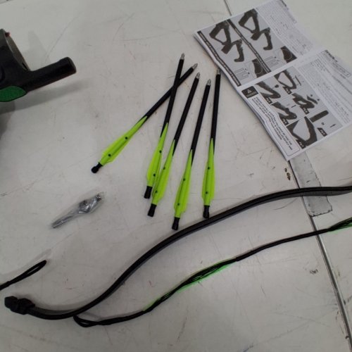 BARNETT DEMUN TRI-STRIKE AMBIDEXTROUS MINI CROSSBOW 3-SHOT MAGAZINE & PRECISION SIGHTS - 180FPS - 50LB DRAW - BLACK/GREEN (MODEL:‎ BAR50013) image 4