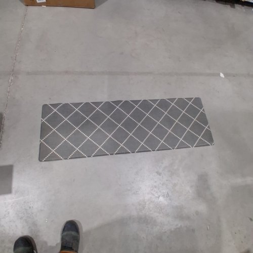 RECTANGULAR DECORATIVE MAT - 20" X 60" - GRAY image 3