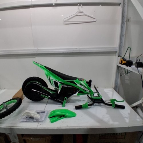 HYPER BICYCLES ELECTRIC YOUTH DIRTKBIKE - 12.8 KM/H MAX SPEED - 12 V - GREEN (MODEL: WMC-GRN-1250) image 6