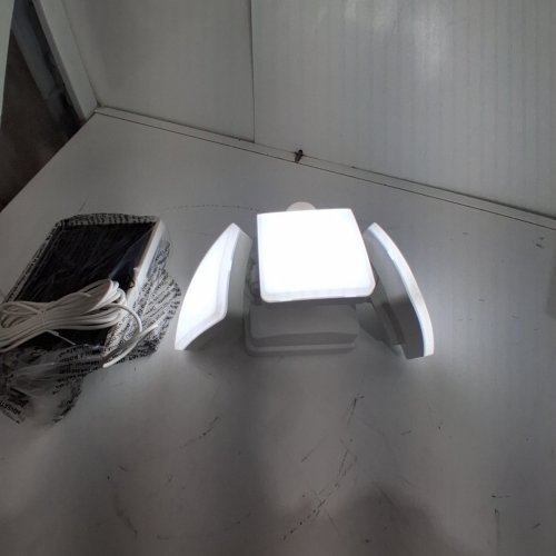 LUTEC SOLAR POWERED LED MOTION SENSOR LIGHT - 2500LM - WHITE (MODEL: 1806398) image 2