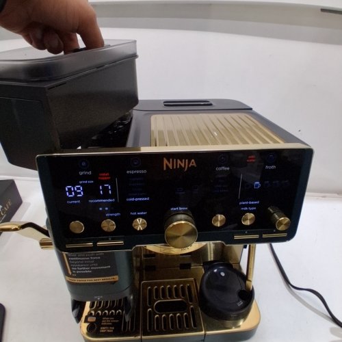 NINJA LUXE CAFÉ PRO 4-IN-1 LIMITED EDITION ESPRESSO COFFEE MAKER - EMERALD / GOLD (MODEL: ES701GNGD) image 3