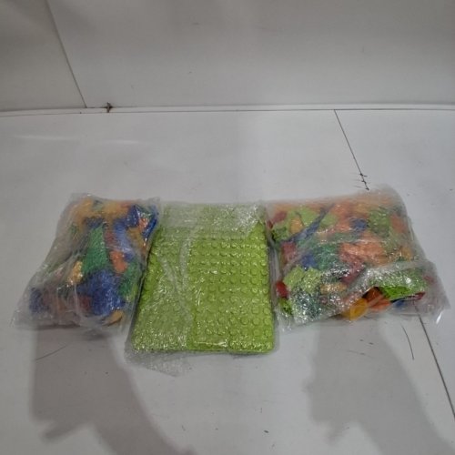 ~200 ASSTD PLASTIC BUILDING BLOCKS WITH BASEPLATE - MULTICOLOR image 2