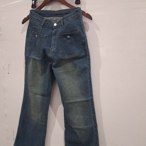 WOMEN'S WIDE-LEG FLARE JEANS WITH FRONT PATCH POCKETS - SMALL - BLUE image 2