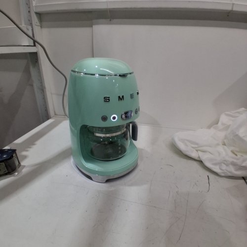 SMEG 50'S RETRO STYLE DRIP FILTER COFFEE MACHINE - 10 CUPS CAPACITY - 1050W - PASTEL GREEN (MODEL: DCF02PGUS) image 4