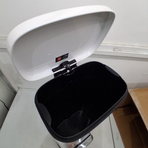 SONGMICS TRASH CAN WITH LID STAINLESS STEEL SMALL WASTE BIN - 8 GALLON - WHITE (MODEL: LTB102W01) image 3