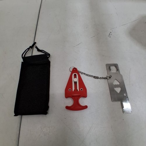 PORTABLE DOOR LOCK FOR ADDITIONAL SECURITY - RED image 3