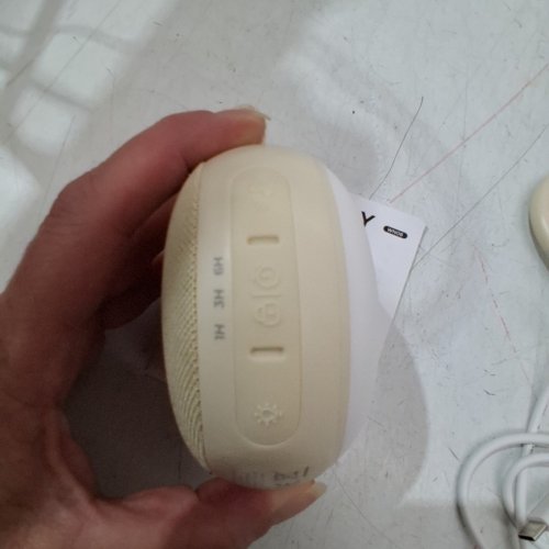 MOMCOZY PORTABLE SOUND MACHINE WITH NIGHT LIGHT - WHITE/GREEN (MODEL: WN06) image 6