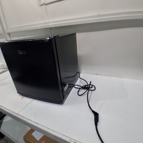 MIDEA COMPACT SINGLE-DOOR MINI REFRIGERATOR - BLACK (MODEL: WHS-65LB1) image 2